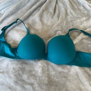 GUC - Victoria’s Secret perfect shape bra